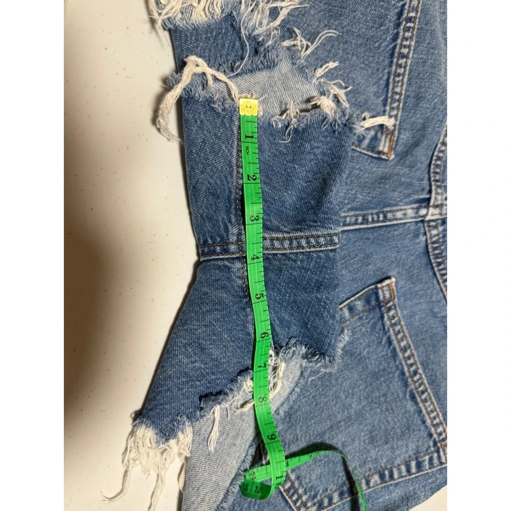 Topshop Womens Cut off Shorts Size 6 Medium Wash Beach Surf Sand Jean fun